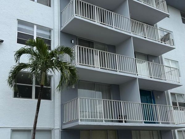 1805 E Sans Souci Boulevard, Unit 434, North Miami, FL 33181