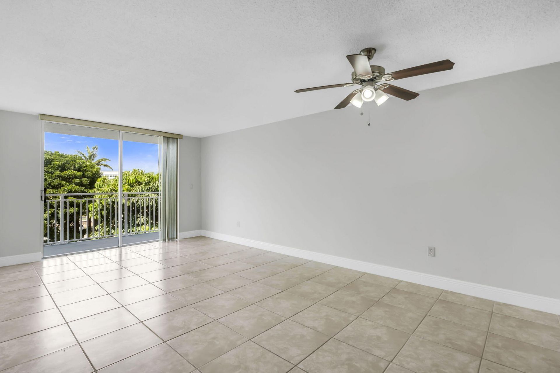 1805 E Sans Souci Boulevard, Unit 434, North Miami, FL 33181 Photo