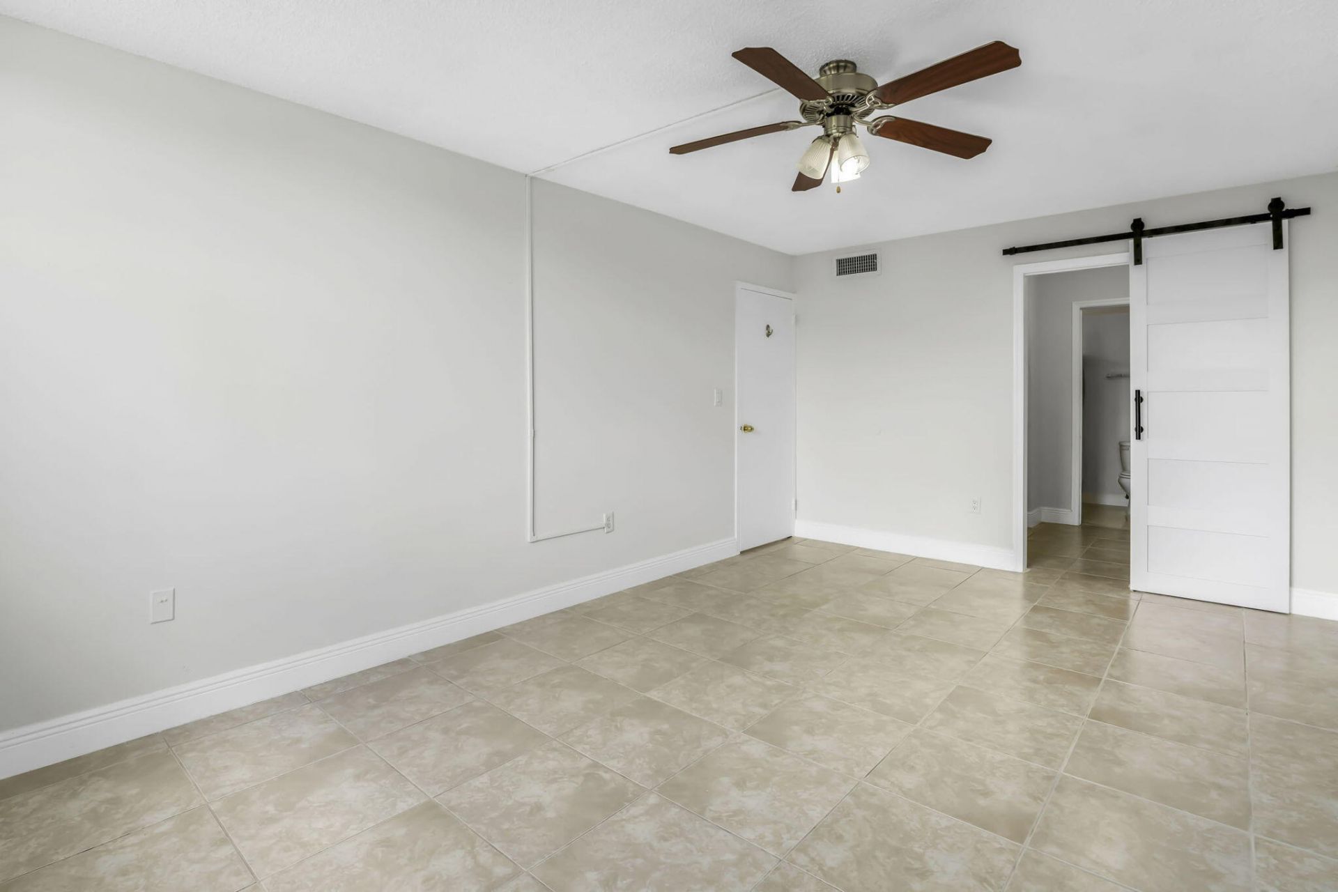 1805 E Sans Souci Boulevard, Unit 434, North Miami, FL 33181 Photo