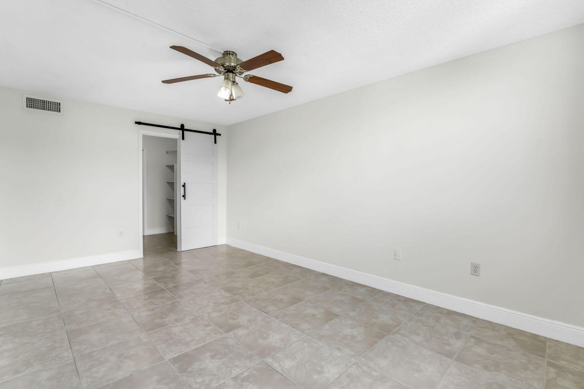 1805 E Sans Souci Boulevard, Unit 434, North Miami, FL 33181 Photo