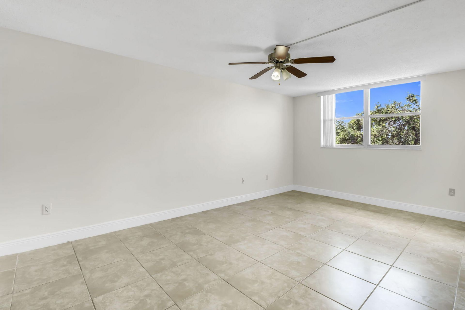 1805 E Sans Souci Boulevard, Unit 434, North Miami, FL 33181 Photo