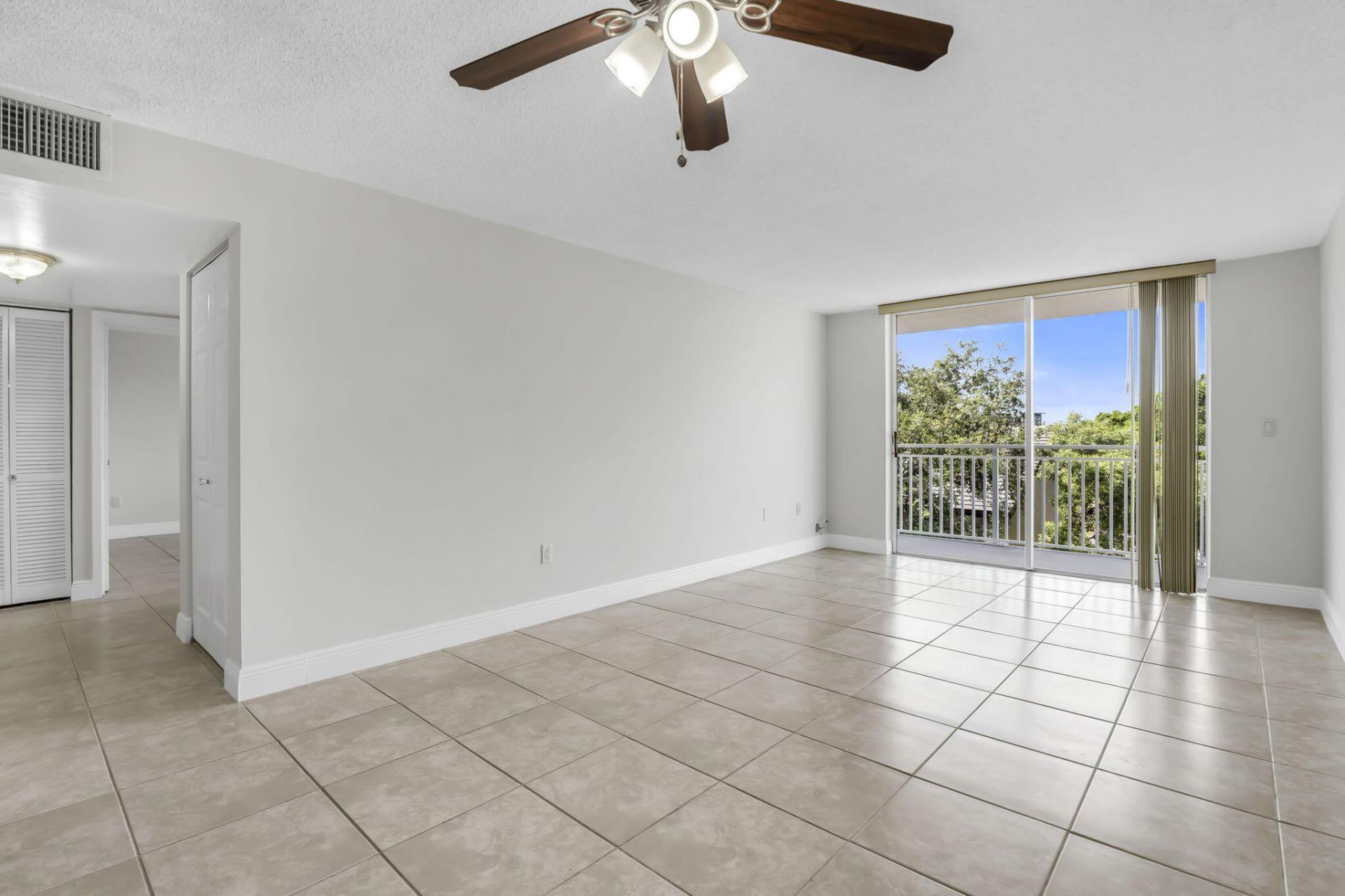 1805 E Sans Souci Boulevard, Unit 434, North Miami, FL 33181 Photo