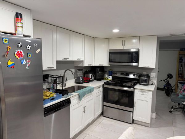 206 SW 1ST Street, Unit J-1, Pompano Beach, FL 33060