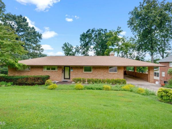 921 Clearwood Avenue, Kingsport, TN 37660
