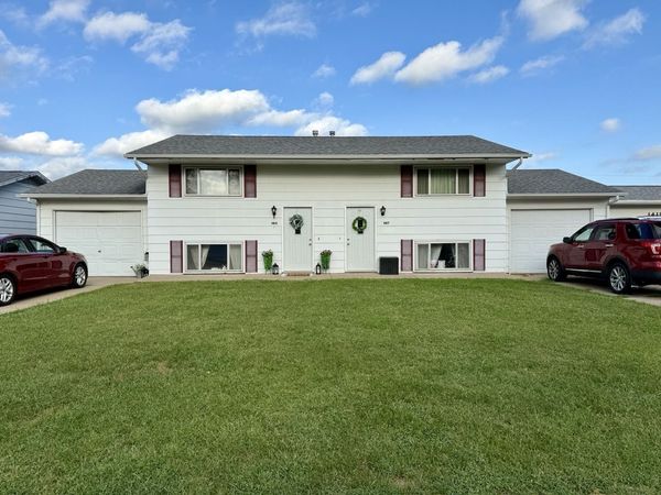 1415 11th Street , Silvis, IL 61282