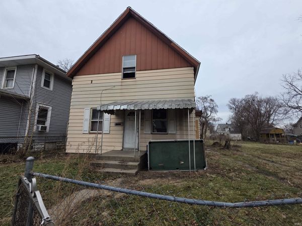 121 E Dayton Street, South Bend, IN 46613