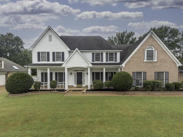1251 BRADDECK DR, Collierville, TN 38017