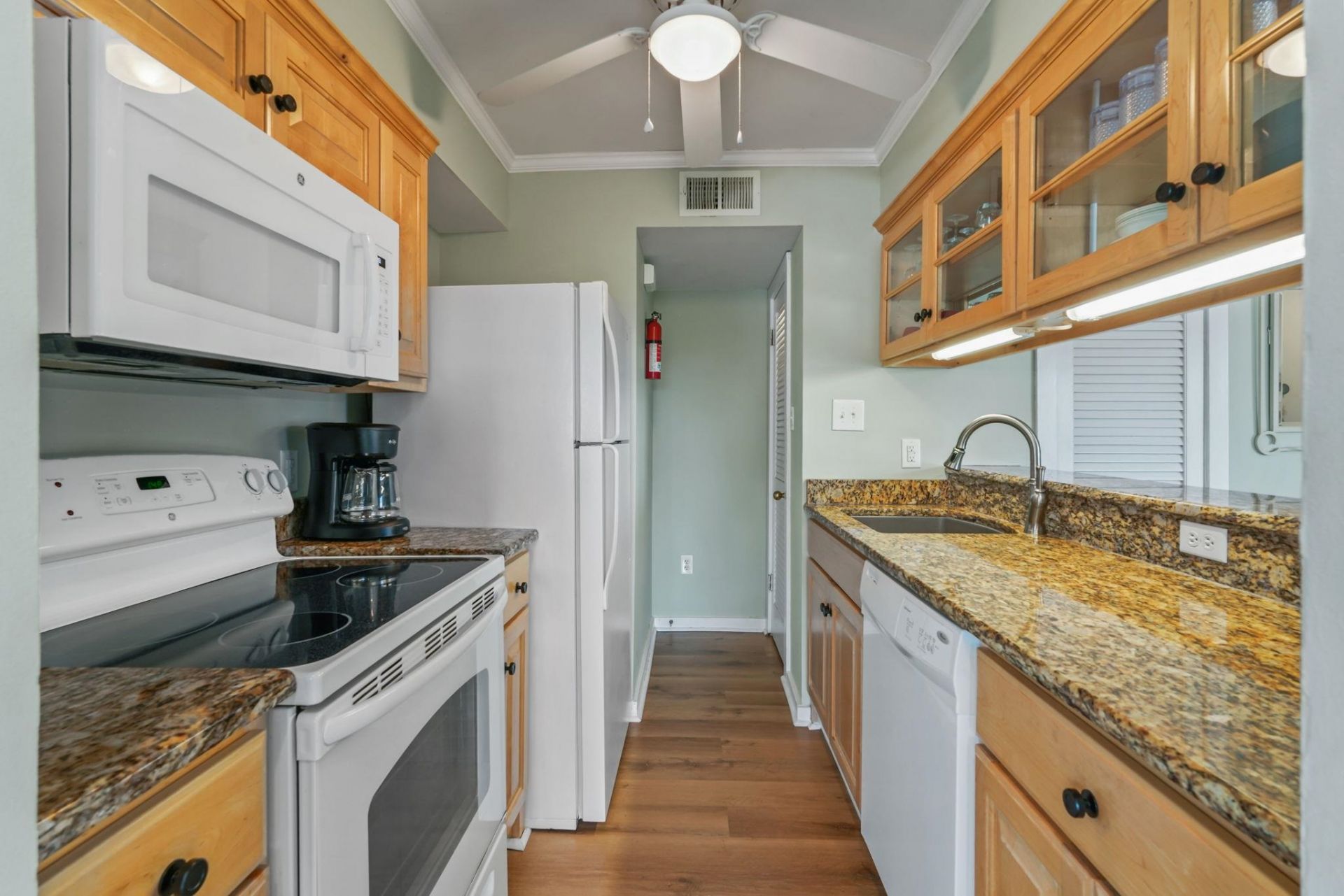 9661 Shore Dr. Photo 31