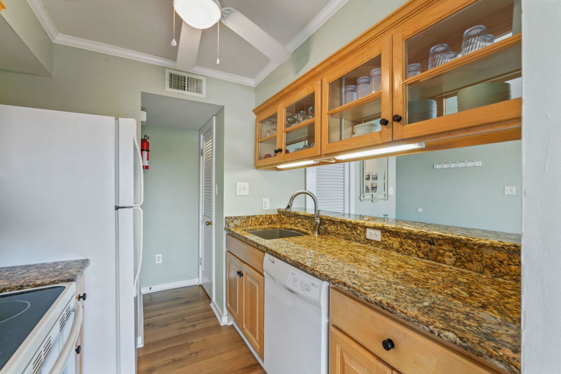 9661 Shore Dr. Photo 34