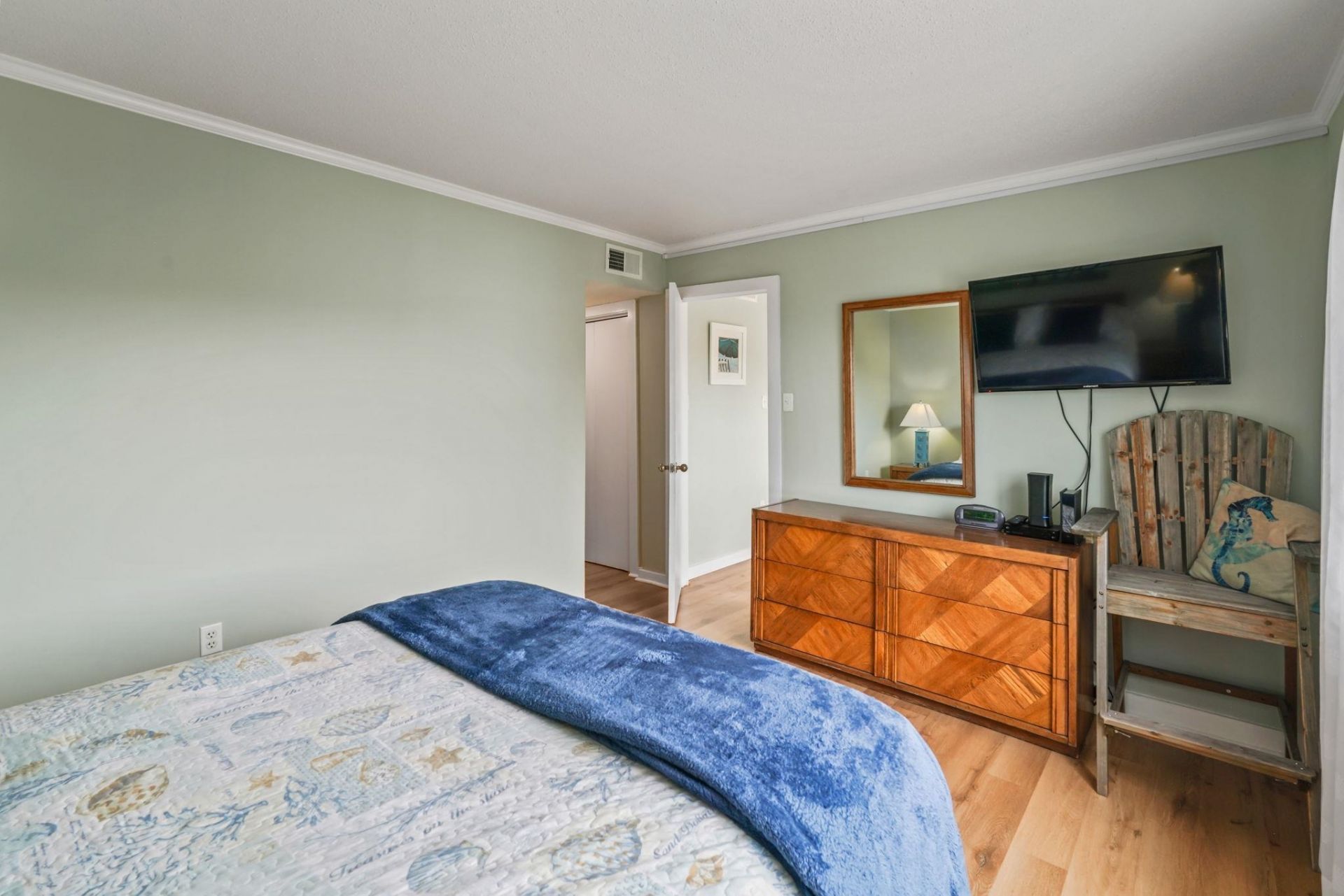 9661 Shore Dr. Photo 41