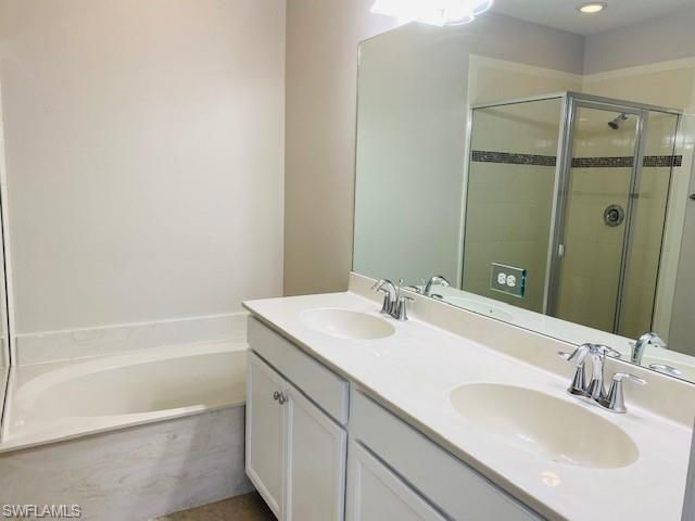 7944 Bristol Cir, Naples, FL 34120 Photo