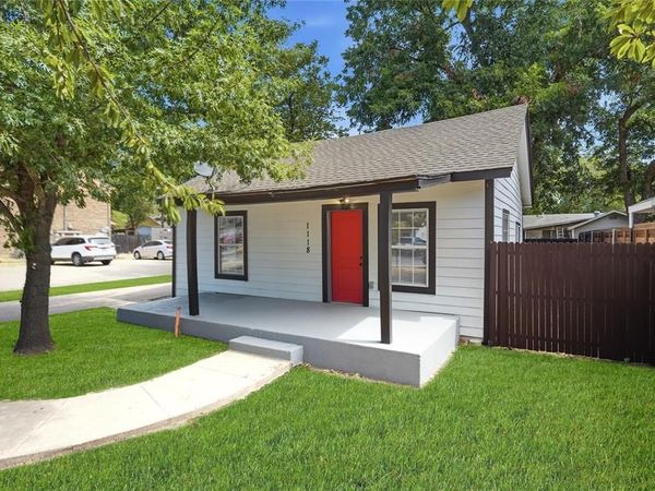 1118 Oxford Street , River Oaks, TX 76114
