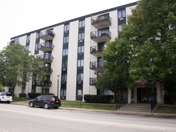 9701 N Dee Road, Unit 6M, Niles, IL 60714