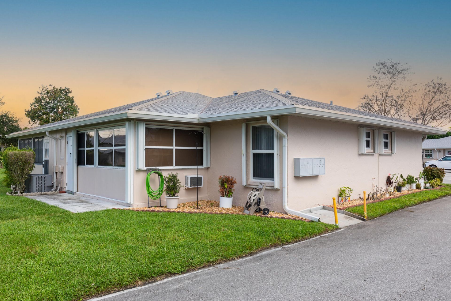 389 Bennington Lane, Unit A, Lake Worth, FL 33467 Photo