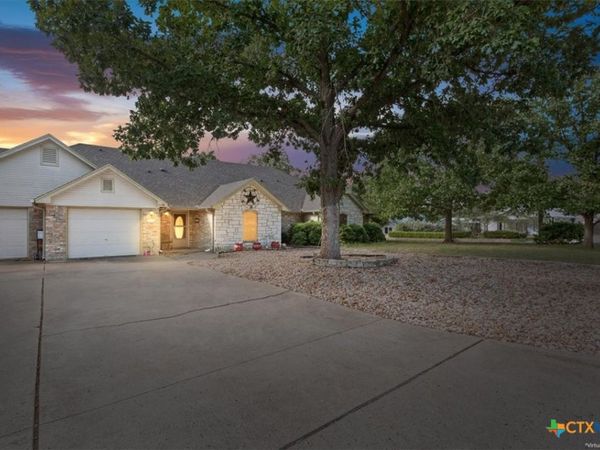 1006 W North Avenue, Lampasas, TX 76550