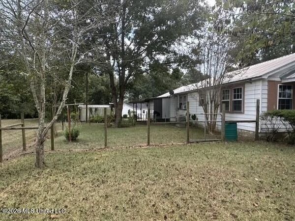 507 Dorothy Street, Philadelphia, MS 39350