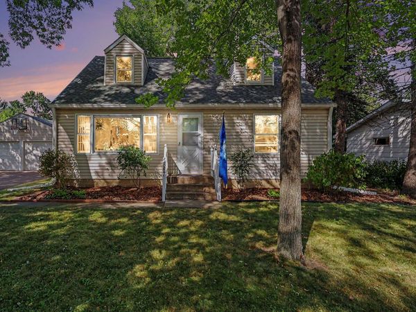887 Cheri Lane, Mendota Heights, MN 55120