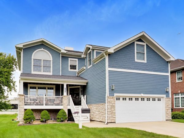 5608 N FAIRVIEW Avenue, Chicago, IL 60631