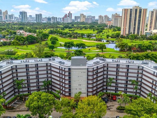 3301 N Country Club Dr , Unit 208, Aventura, FL 33180