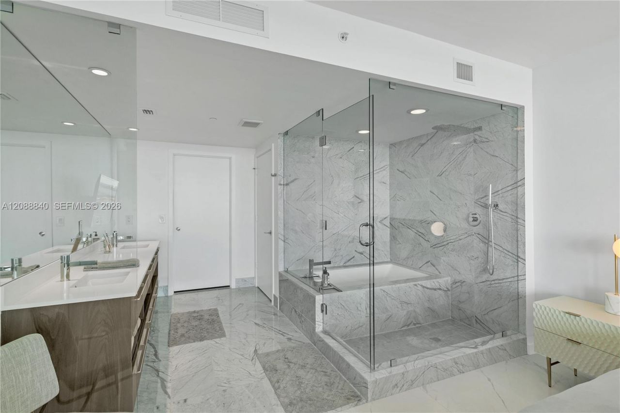 3131 NE 7th Ave, Unit 2903, Miami, FL 33137 Photo
