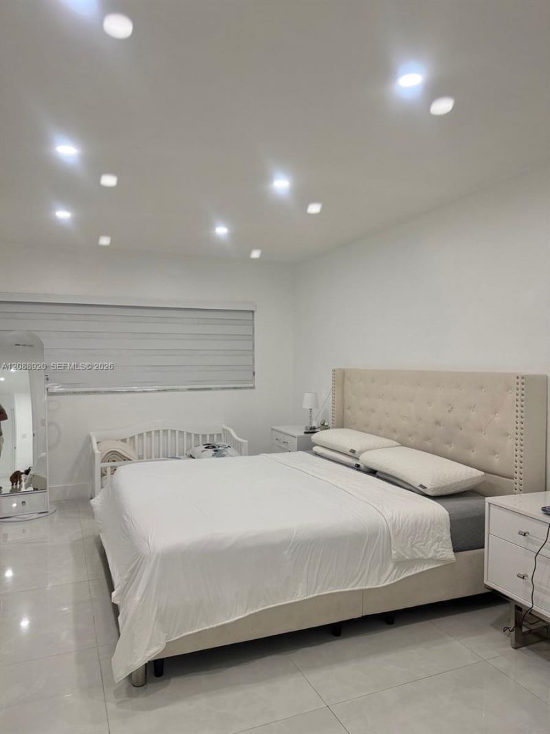 1401 NW 122nd Ave, Pembroke Pines, FL 33026 Photo