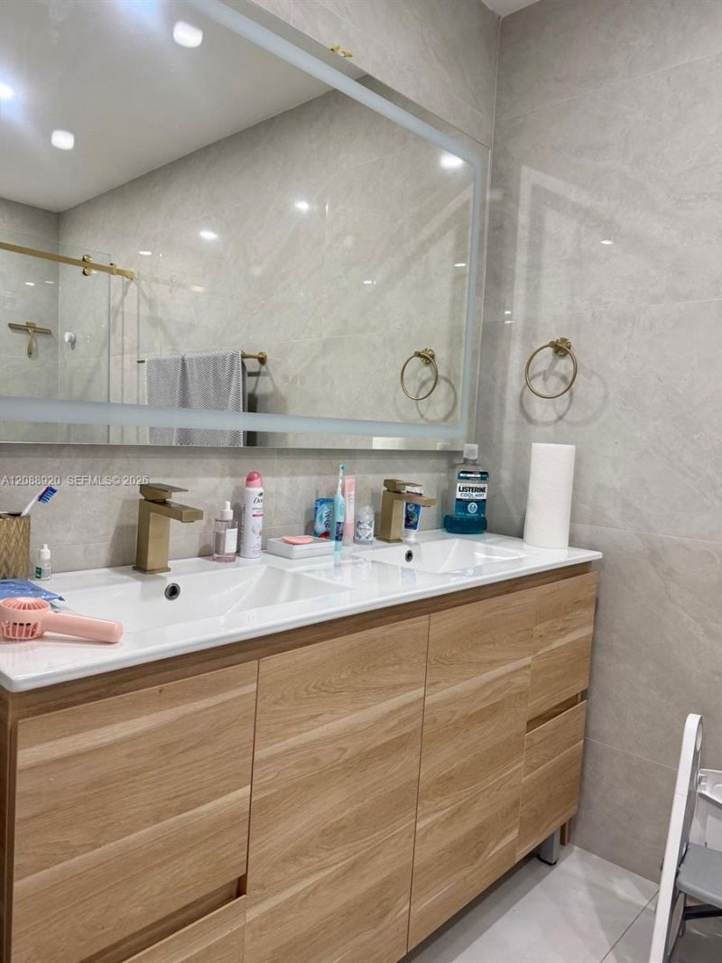 1401 NW 122nd Ave, Pembroke Pines, FL 33026 Photo
