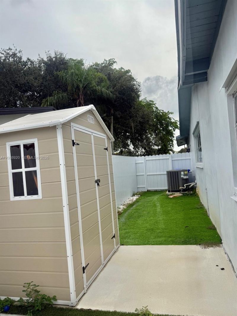 1401 NW 122nd Ave, Pembroke Pines, FL 33026 Photo