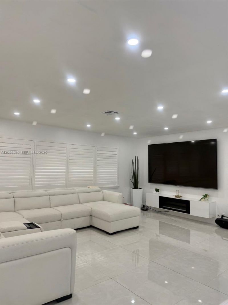 1401 NW 122nd Ave, Pembroke Pines, FL 33026 Photo