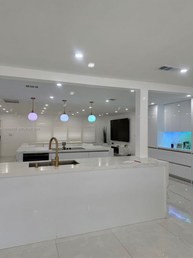 1401 NW 122nd Ave, Pembroke Pines, FL 33026 Photo