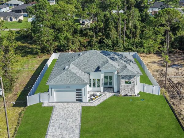 3710 SW 6th St , Lehigh Acres, FL 33976