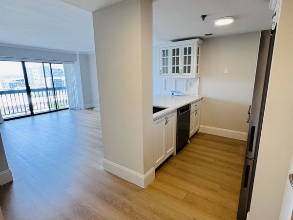 15 N Beacon St, Unit 910, Boston, MA 02134