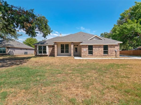 1203 Anthony , Gainesville, TX 76240