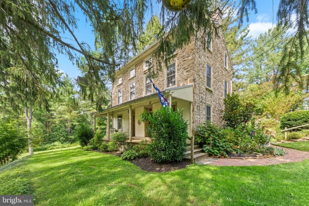 2965 FLOWING SPRINGS ROAD, SPRING CITY, PA 19475