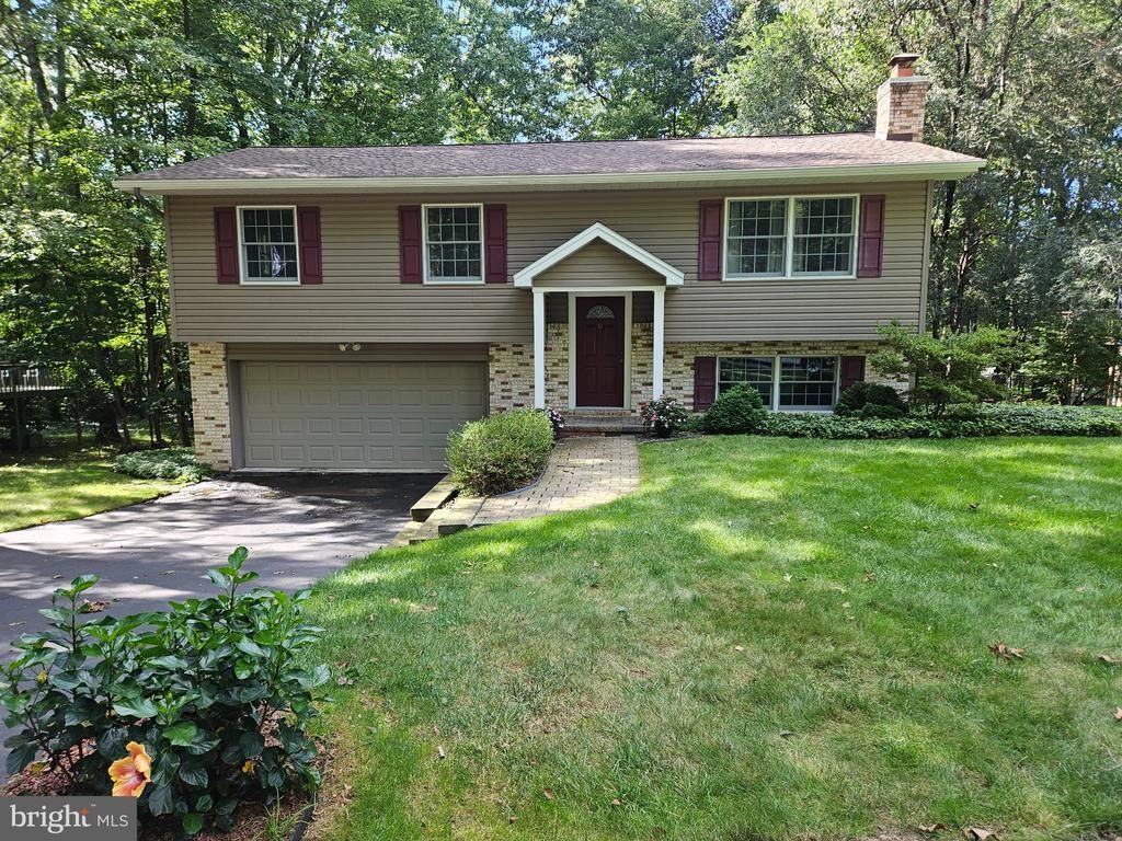 266 OAKLEY DRIVE, STATE COLLEGE, PA 16803