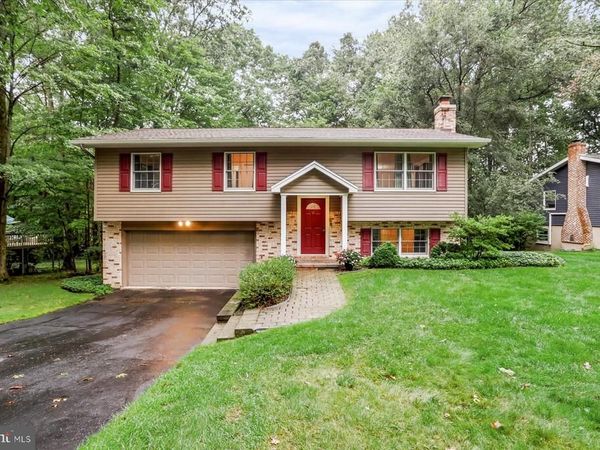 266 OAKLEY DRIVE, STATE COLLEGE, PA 16803