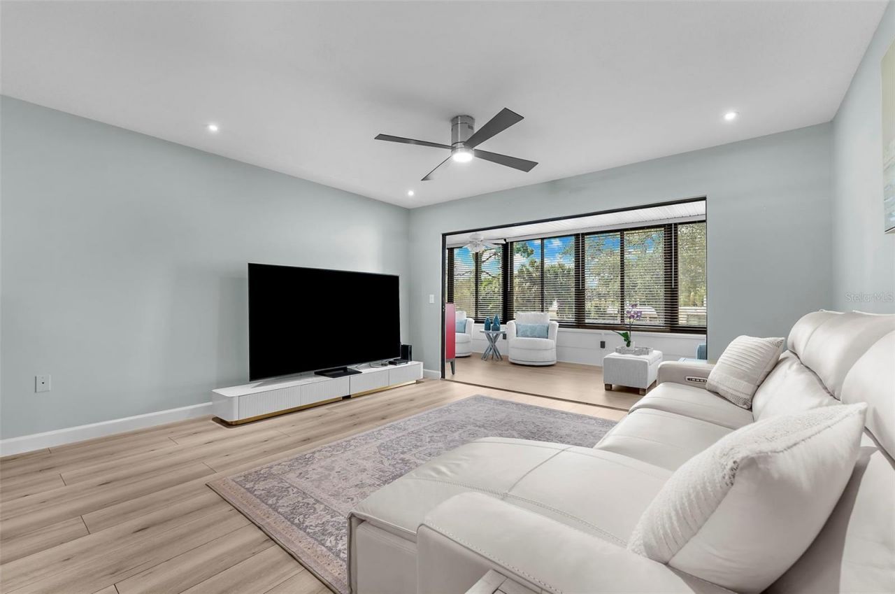 519 Lakeside Drive, Unit 519, Bradenton, FL 34210 Photo