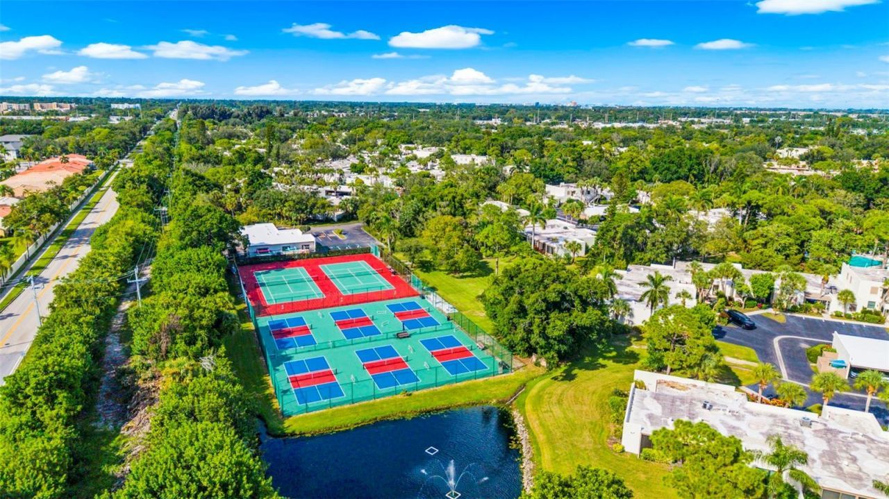 519 Lakeside Drive, Unit 519, Bradenton, FL 34210 Photo