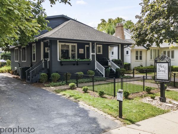 329 W Main Street , Barrington, IL 60010