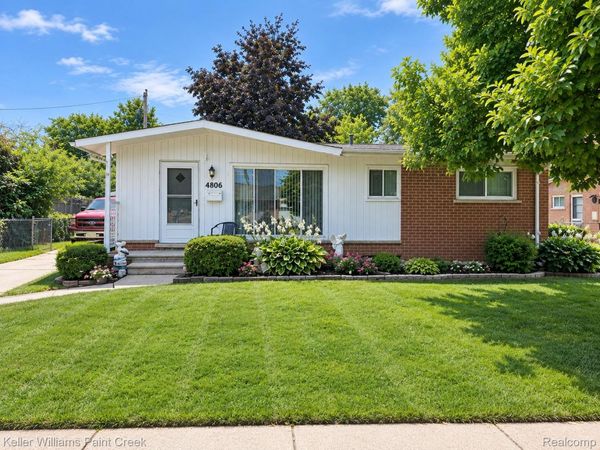 4806 Holmes Drive, Warren, Mi 48092