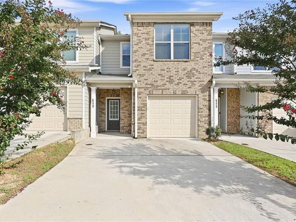 6220 Trickle Bend, Atlanta, GA 30349