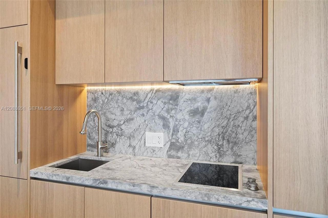 500 Alton Rd, Unit 506, Miami Beach, FL 33139 Photo