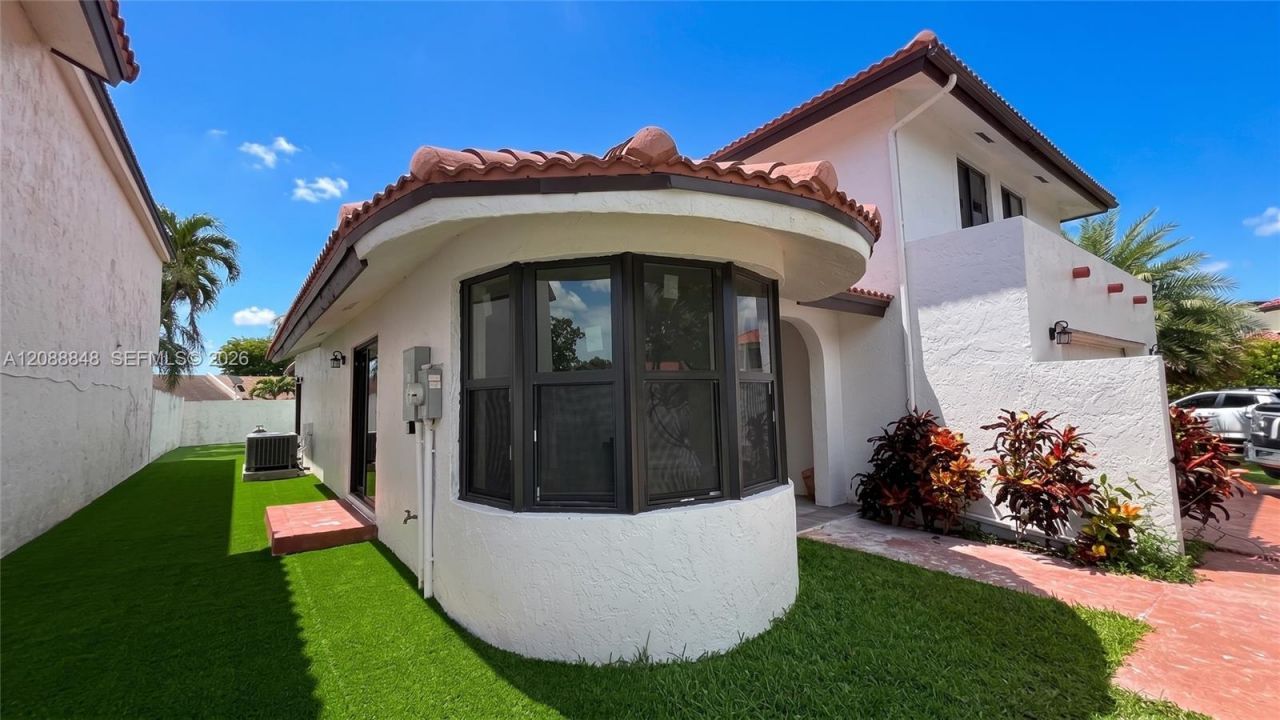 11822 SW 108th Ter, Miami, FL 33186 Photo
