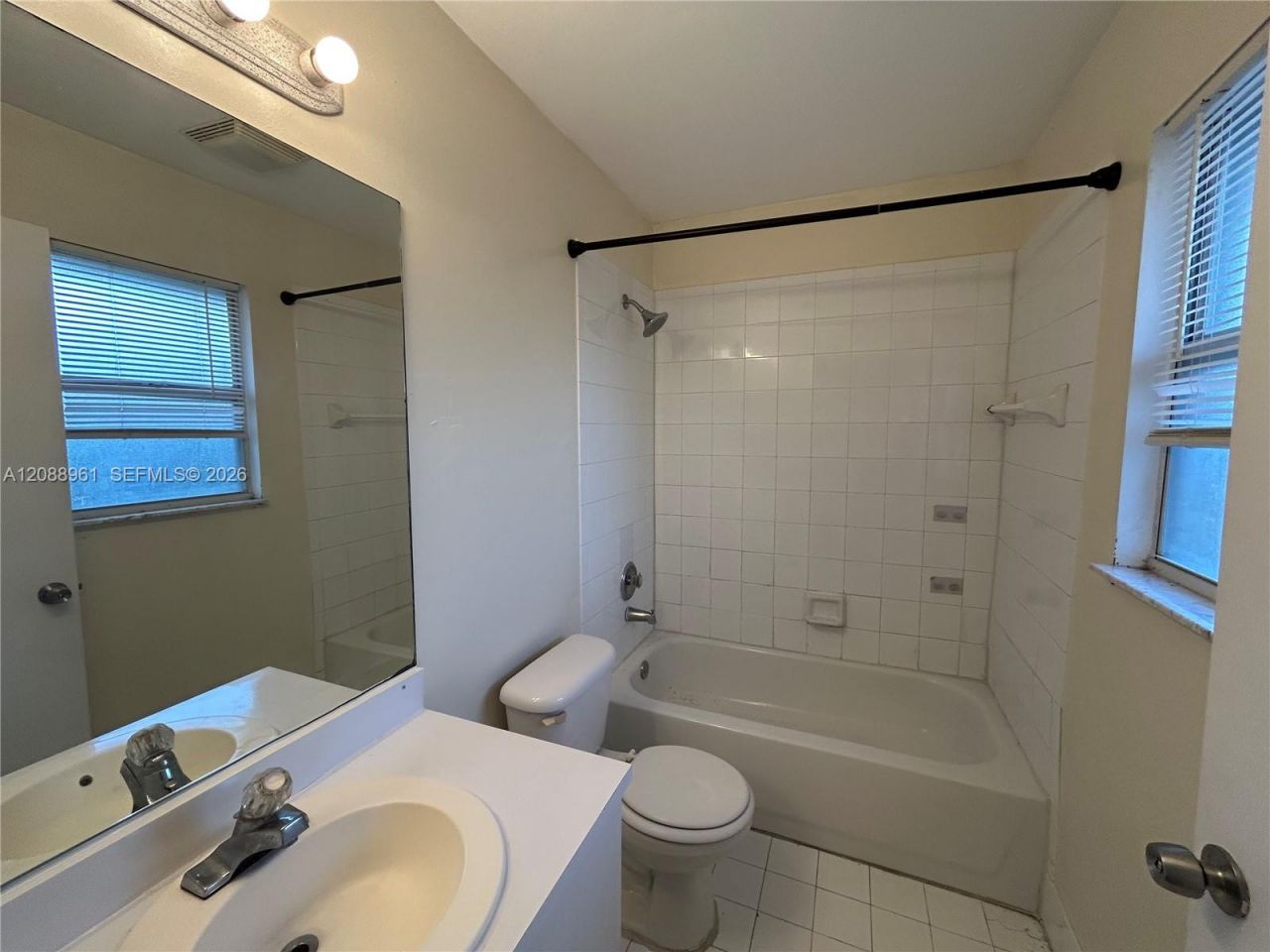 910 E Cypress Way E, Palm Springs, FL 33406 Photo