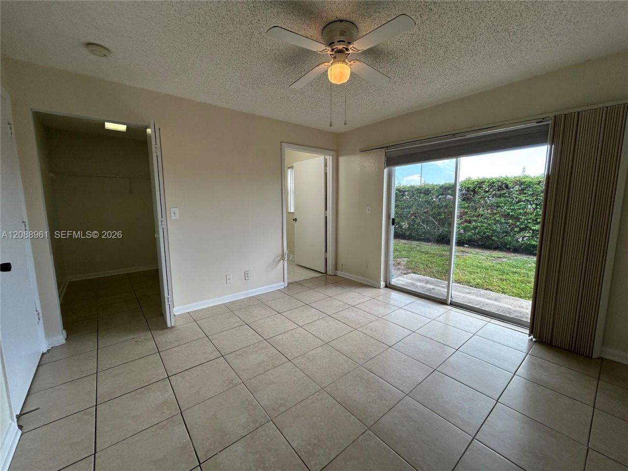 910 E Cypress Way E, Palm Springs, FL 33406 Photo