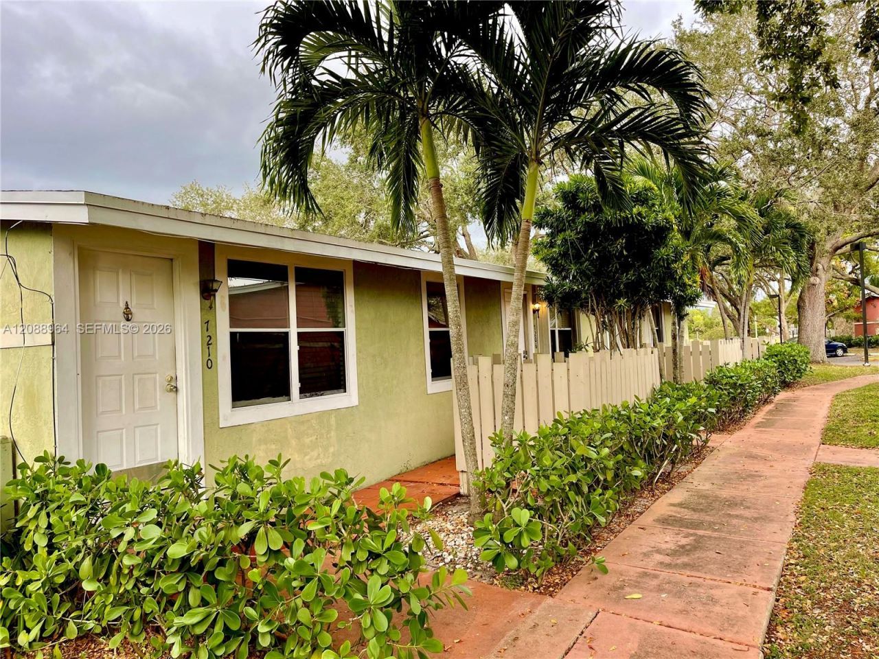 7210 Southgate Blvd, Unit 7210, Tamarac, FL 33321 Photo