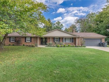 7870 Old Dobbin Place, Centerville, OH 45459