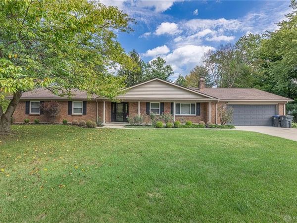 7870 Old Dobbin Place, Centerville, OH 45459