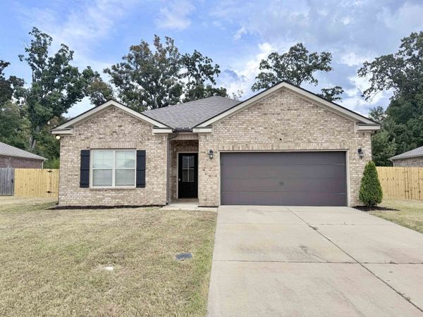 375 BEAU TISDALE DR, Oakland, TN 38060