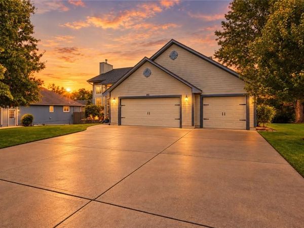 301 Andrea Lane, Harrisonville, MO 64701