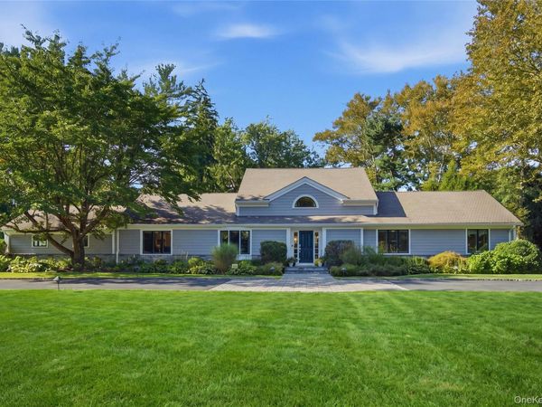 2 Meadow Road , Old Westbury, NY 11568